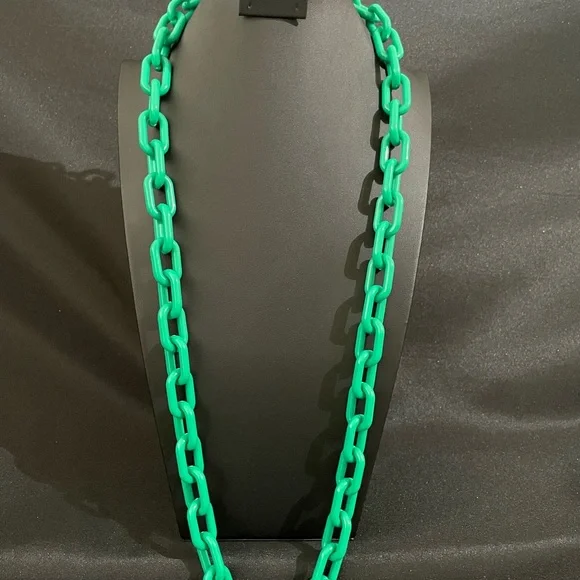Green Chain Necklace - Picture 2 of 4